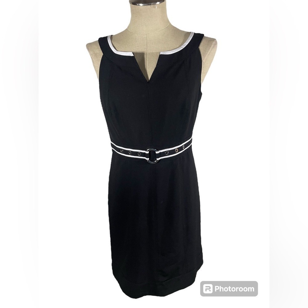 WHBM | Sleeveless Notch Neck Shaped Shift Dress Black | Size 4